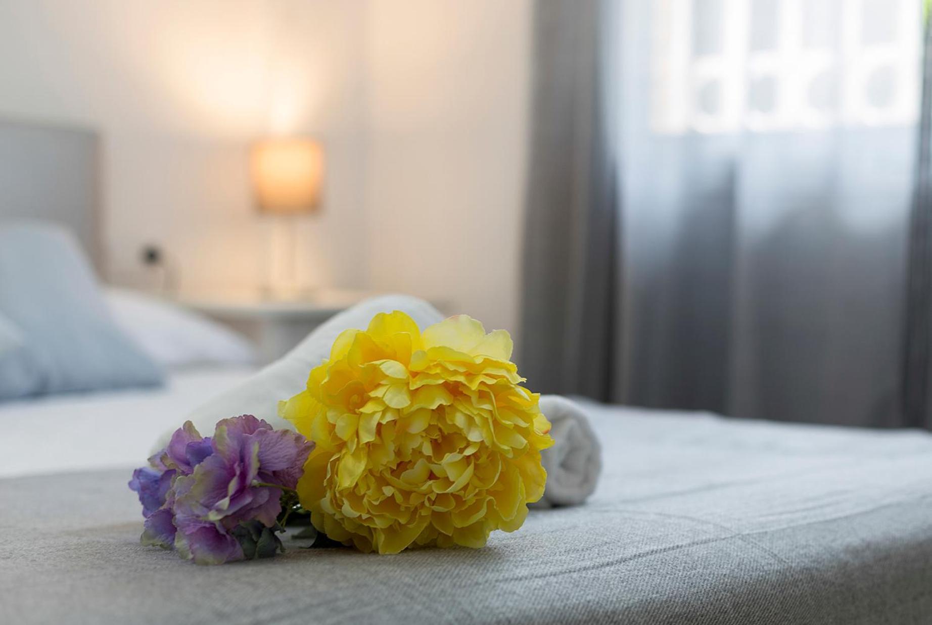 Centro Virgen Guia 3 Rooms Севилья Экстерьер фото